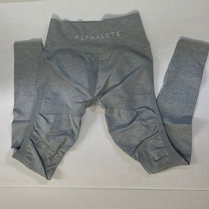 Alphalete aero leggings, gray size medium